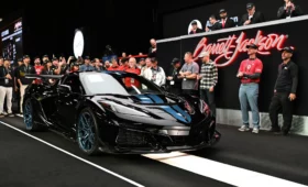 First Retail 2025 Chevy Corvette ZR1 vendu pour 3,7 M $