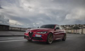 L'Alfa Romeo Intensa Special Series 2025 apporte un traitement bicolore