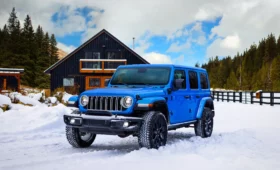 2025 Jeep Wrangler 4xe Backcountry rend le Sahara plus capable