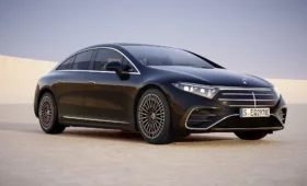 Concevoir un langage pour les véhicules électriques Mercedes et les voitures à gaz pour converger