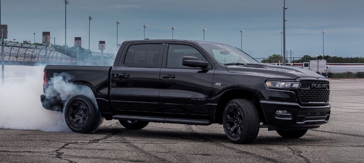Pouvoir sans concessions! Le moteur Hemi V8 revient à Ram 150 2026