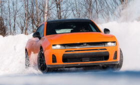 Dodge Charger Scat Pack Plus 2026 : Sportivité et puissance dans une berline qui ne se démode jamais